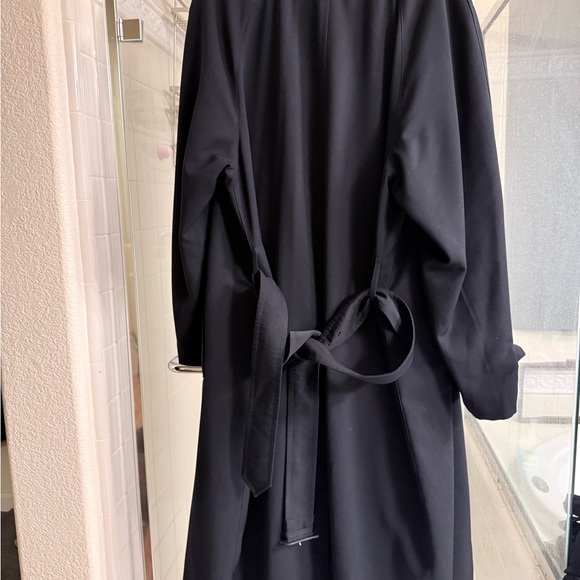 Burberry Black Trench Coat with Plaid Lining - Picture 6 of 6